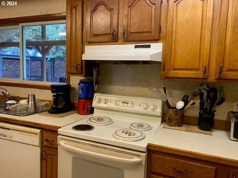 55375 Pioneer Road Scappoose OR 97056