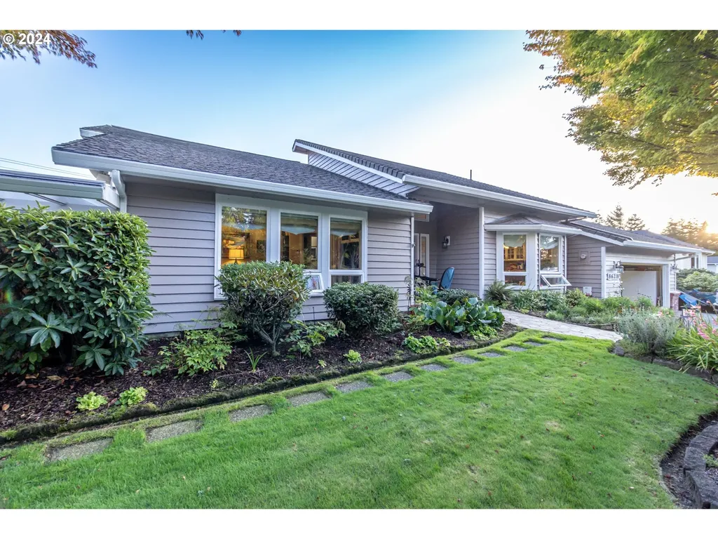 86218 Xylo Street Florence OR 97439