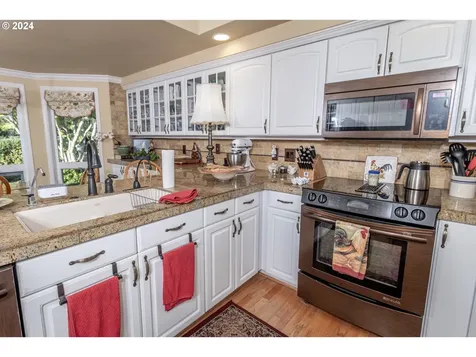 86218 Xylo Street Florence OR 97439