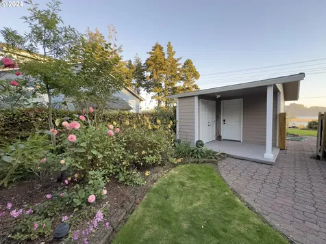 86218 Xylo Street Florence OR 97439