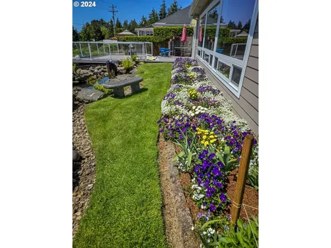 86218 Xylo Street Florence OR 97439
