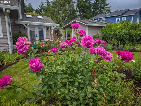 86218 Xylo Street Florence OR 97439