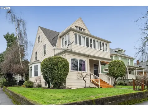907 NE Tillamook Street Portland OR 97212
