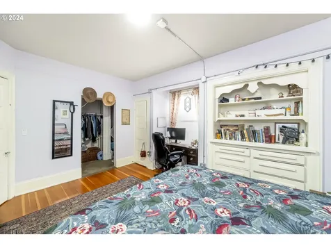 907 NE Tillamook Street Portland OR 97212