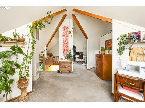 907 NE Tillamook Street Portland OR 97212