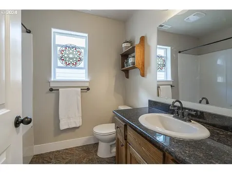 2152 Equestrian Loop S Salem OR 97302