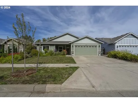 2152 Equestrian Loop S Salem OR 97302