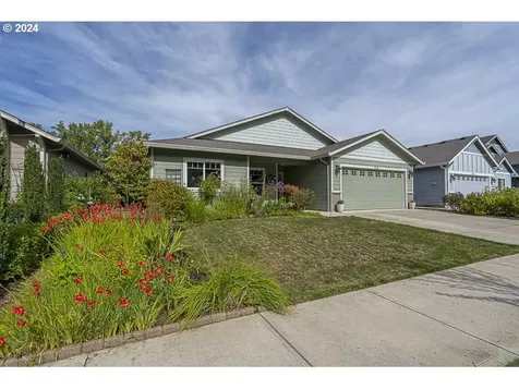 2152 Equestrian Loop S Salem OR 97302