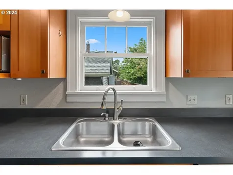 4212 Ne 28th Avenue Portland OR 97211