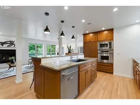 1185 Sw Stephenson Court Portland OR 97219