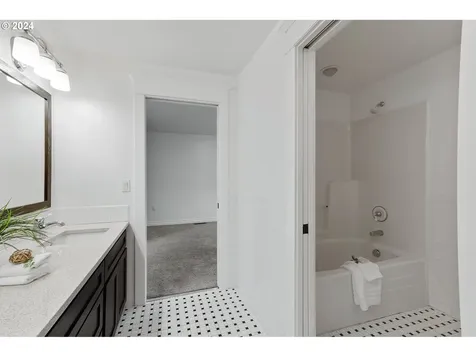 1185 Sw Stephenson Court Portland OR 97219