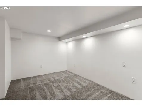 1185 Sw Stephenson Court Portland OR 97219