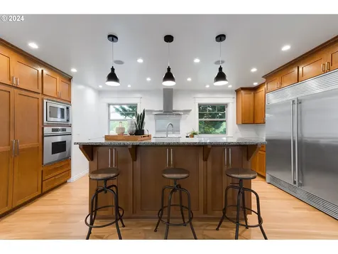 1185 Sw Stephenson Court Portland OR 97219
