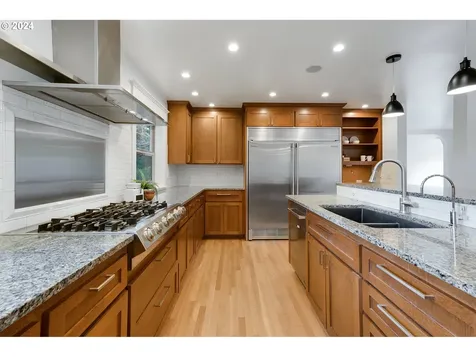 1185 Sw Stephenson Court Portland OR 97219