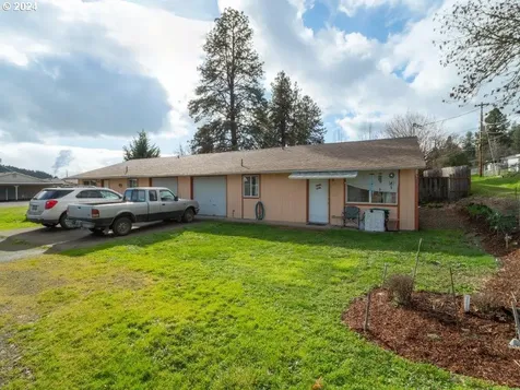 301 Oak Street Sutherlin OR 97479