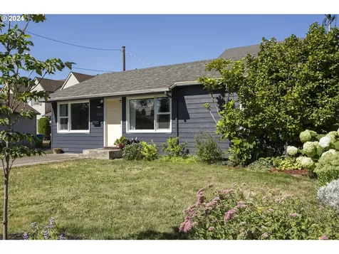 1139 SE 85th Avenue Portland OR 97216