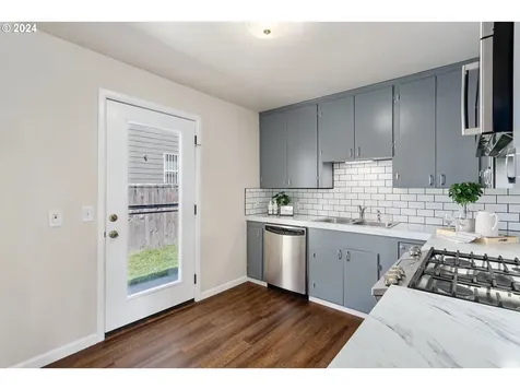 1139 SE 85th Avenue Portland OR 97216