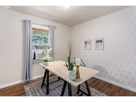 1139 SE 85th Avenue Portland OR 97216