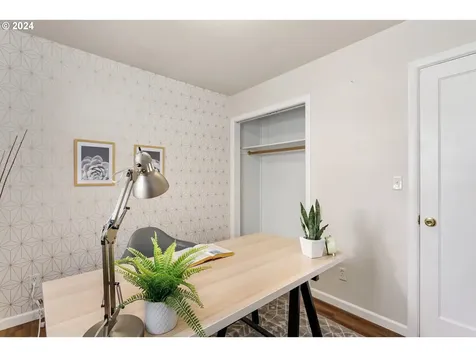 1139 SE 85th Avenue Portland OR 97216