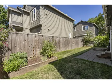 1139 SE 85th Avenue Portland OR 97216