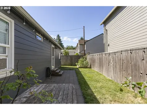 1139 SE 85th Avenue Portland OR 97216