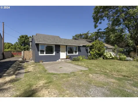 1139 SE 85th Avenue Portland OR 97216