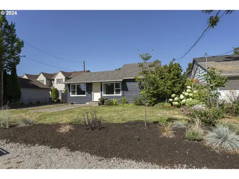 1139 SE 85th Avenue Portland OR 97216