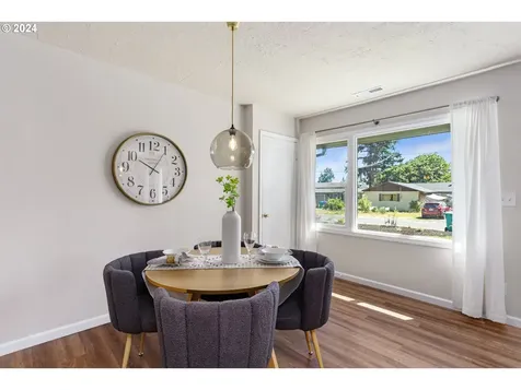 1139 SE 85th Avenue Portland OR 97216