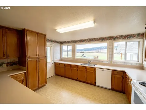 17084 Silver Falls Highway SE Sublimity OR 97385