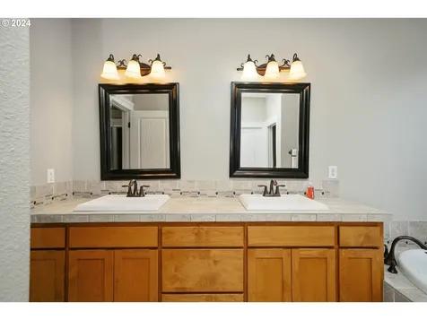 1002 SE Barberry Avenue Dallas OR 97338