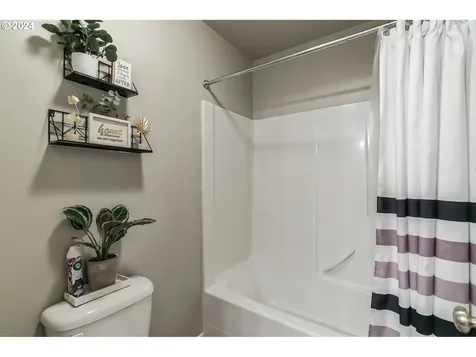 140 N 44th Place Ridgefield WA 98642