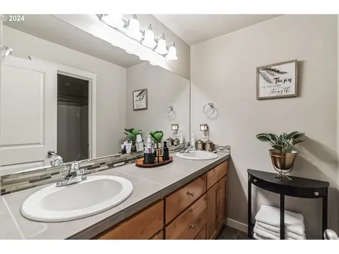 140 N 44th Place Ridgefield WA 98642
