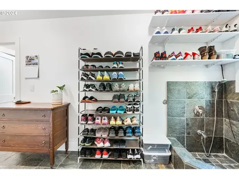 330 NW Dover Street Portland OR 97210