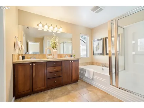 301 NE Idyl Way Hillsboro OR 97124
