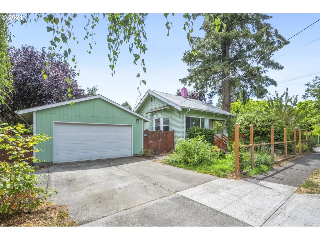 6004 SE Harold Street Portland OR 97206