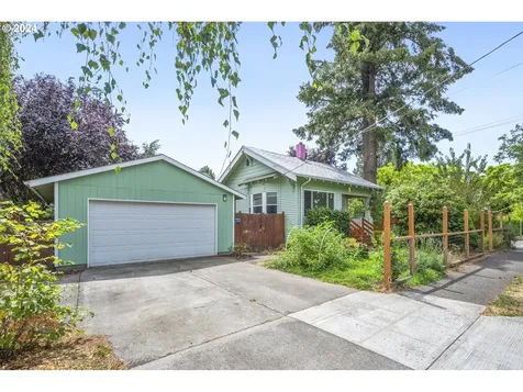 6004 SE Harold Street Portland OR 97206