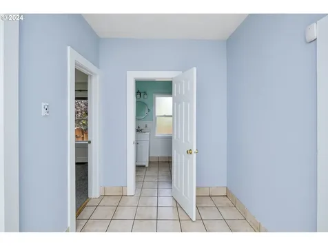6004 SE Harold Street Portland OR 97206