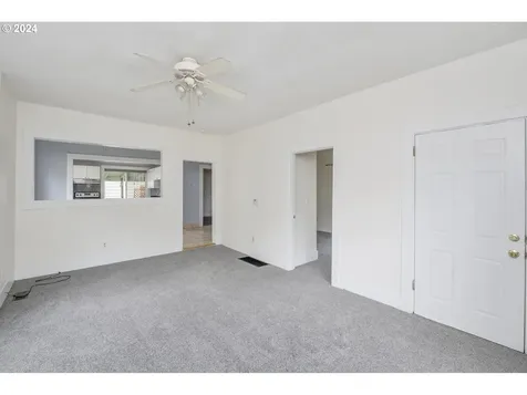 6004 SE Harold Street Portland OR 97206