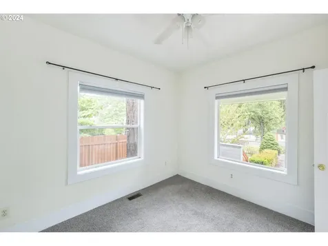 6004 SE Harold Street Portland OR 97206