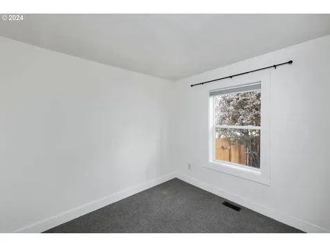 6004 SE Harold Street Portland OR 97206