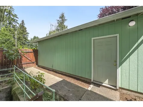 6004 SE Harold Street Portland OR 97206