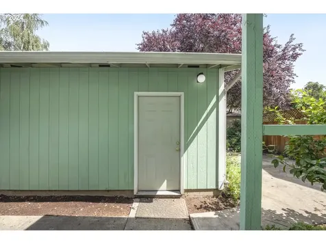 6004 SE Harold Street Portland OR 97206