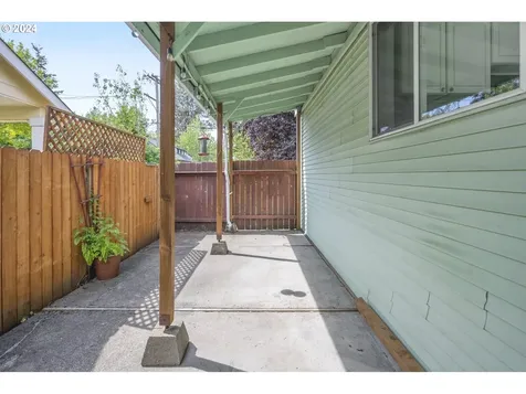 6004 SE Harold Street Portland OR 97206