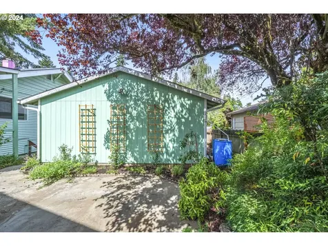 6004 SE Harold Street Portland OR 97206
