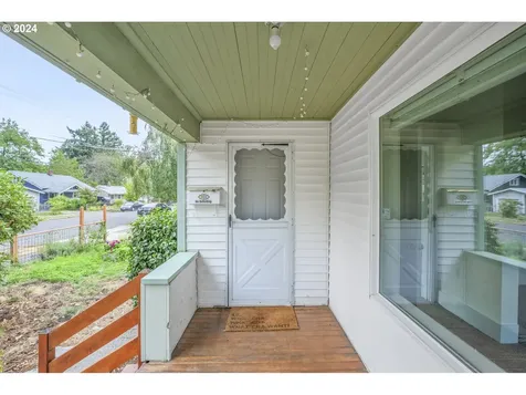 6004 SE Harold Street Portland OR 97206
