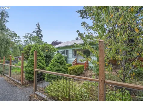 6004 SE Harold Street Portland OR 97206
