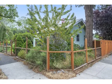 6004 SE Harold Street Portland OR 97206