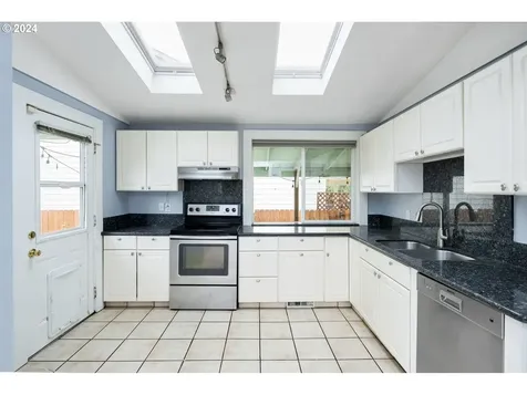 6004 SE Harold Street Portland OR 97206