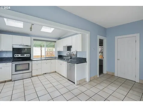 6004 SE Harold Street Portland OR 97206