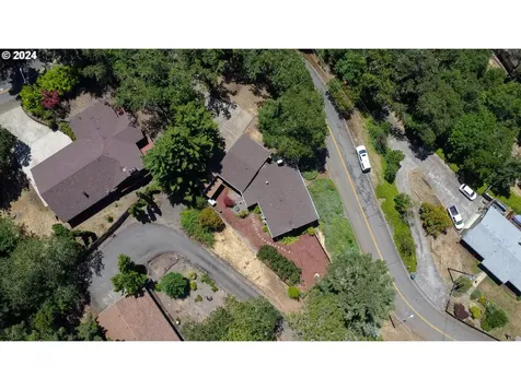 330 Se Terrace Drive Roseburg OR 97470